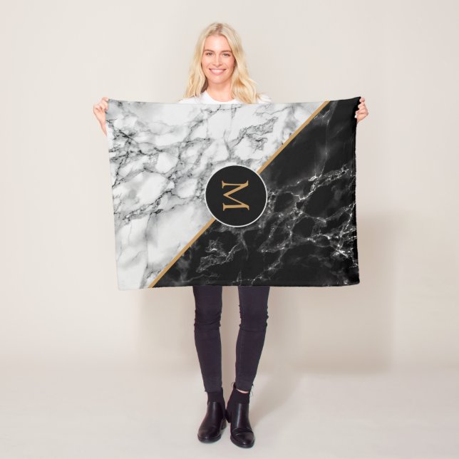 Monogram Black White Marble Fleece Blanket (På plats)