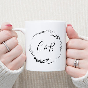 Monogram Blommig Krans Vit Script Bröllop Kaffemugg