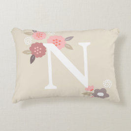 Monogram blommig  prydnadskudde