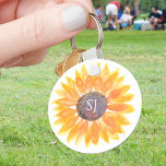 Monogram-Blommigt Nyckelring<br><div class="desc">Den här unika nyckelringen är dekorerad med en gult vattenfärgssolros och snyggt typografi. Enkelt anpassade. Ursprunglig vattenfärg © Michele Davies.</div>