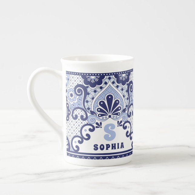 Monogram Blue and White Mexican Talavera Tile Bone Benporslin Mugg (Vänster)