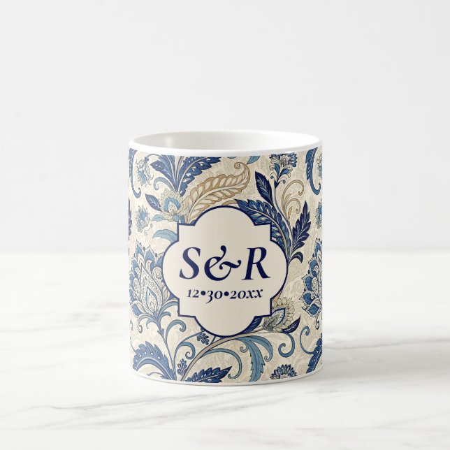 Monogram Blue & Cream Damask Blommigt Bröllop Kaffemugg (Center)