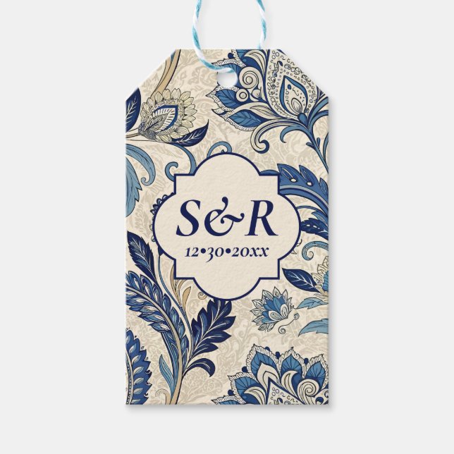Monogram Blue & Cream Damask Blommigt Bröllop Presentetikett (Framsidan)