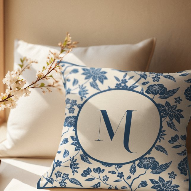 Monogram Blue Ivory Chinoiserie Blommönster Kudde (Skapare uppladdad)