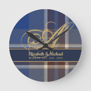 Monogram Blue Tartan Play Newlyweds Bröllop Rund Klocka