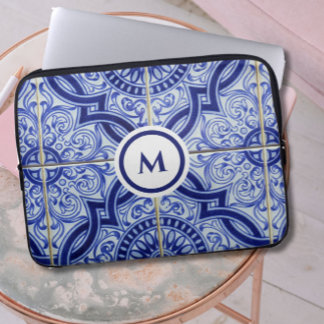 Monogram Blue + White Mediterranean Tile Mönster Laptop Fodral