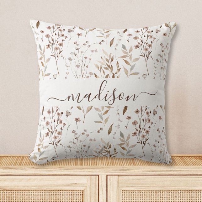 Monogram Boho Brun Vackra Blommor Löv Mönster Kudde (In situ)