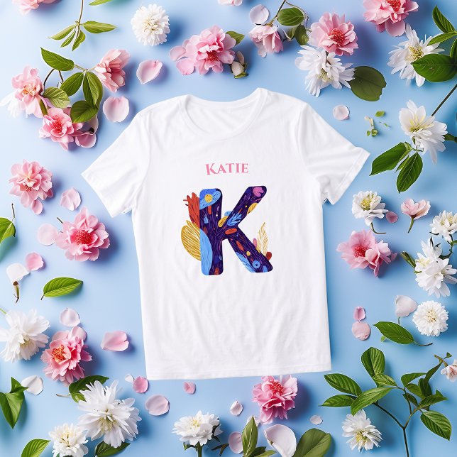 Monogram Bokstav K Fetstil och Färgglatt Födelseda T Shirt (Skapare uppladdad)