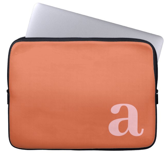 Monogram Bokstav Rosa & Röd Minimalistisk Laptop Fodral (Framsidan)