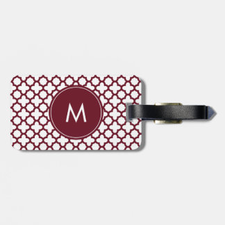 Monogram Burgundy och White Quatrefoil Mönster Bagagebricka