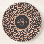 Monogram Chic Leopard Animal Print Underlägg<br><div class="desc">Ett trendig och en chic av guld-folodsdjur i ro dekorerar denna underlägg. Anpassa den med ditt monogram från början och namn. Designad av Blackberry Boulevard.</div>
