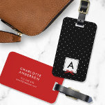 Monogram Chic Red Ribbon Polka Dot Black Bagagebricka<br><div class="desc">Resa i stil med den här chicen monokärm för bagage som har en svart kantad ruta med ett rött band mot en svart och vit polka punkt mönster. Anpassa den genom att ersätta platshållartexten. Om du vill ha fler alternativ som att ändra teckensnittet och det är storlekt/färg eller mellanrummet mellan...</div>