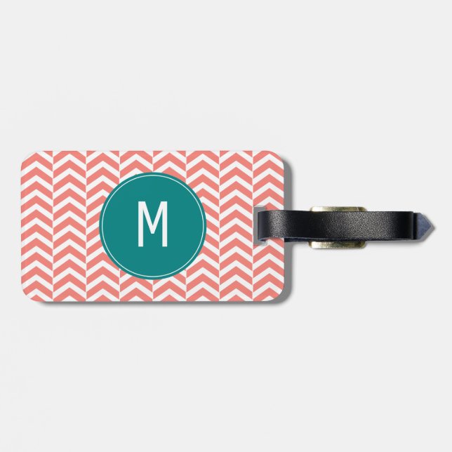 Monogram Coral Rosa med Teal Chevron Mönster Bagagebricka (Baksida Vågrät)