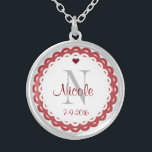 Monogram Dam Necklace Silverpläterat Halsband<br><div class="desc">Monogram Dam Necklace gör perfektens bröllopsfest,  födelsedag,  Alla hjärtans dag,  eller bara för gåvan. Uppdatera informationen så att den återspeglar din egen information.</div>