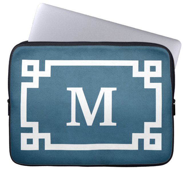 Monogram design laptop sleeve (Framsidan)