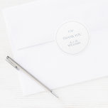 Monogram Elegant Blue Tack Script Bröllop Runt Klistermärke<br><div class="desc">Visa er tacksamhet i stil med vår Monogram Elegant Dusty Blue Tack Script Bröllop Classic Round Sticker. Den här snyggt utformade klisterlappen har ett mongram i ett typsnitt för eleganten, som framhävs av en mjuk blåpalett som utstrålar värme och sofistikering. Ord "Tack" placeras delikat under monogrammet och ger ett hjärtligt...</div>