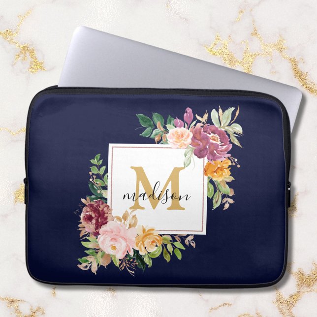 Monogram Elegant Vattenfärg Ros Blommig Botanisk Laptop Fodral (In situ)
