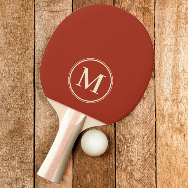 Monogram enfärgad bränd sienna färg pingisracket (Skapare uppladdad)