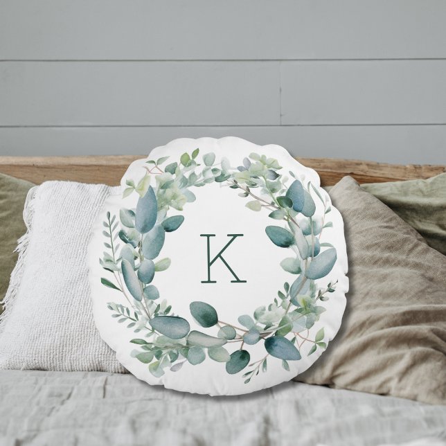 Monogram Eukalyptus Grönska Blad Bröllop Rund Kudde (Monogrammed Eucalyptus Greenery Round Bedroom or Sofa Pillow.)
