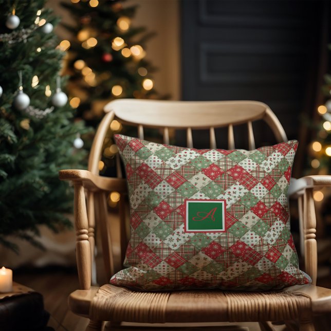 Monogram familj jul patchwork Grön Röd  Kudde (Skapare uppladdad)