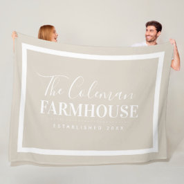 Monogram för Beige och White Modern Farmhouse Fami Fleecefilt