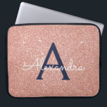 Monogram för den blå Glitter-Gnistran rosa ros Gul Laptop Fodral<br><div class="desc">Rosan och Ro Guld-flottan Blue Faux Glitter och Gnistra Elegant Monogram Fodral. Fodral kan anpassas så att det omfattar ditt första och första namn.</div>