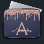 Monogram för den blå Glitter-Gnistran rosa ros Gul Laptop Fodral<br><div class="desc">Rosa ros,  Guld och marinblå faux-fyndplats Modern och Elegant Girly Glitter och Gnistra Elegant Monogram Fodral. Fodral kan anpassas så att det omfattar ditt första och första namn.</div>