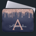 Monogram för den blå Glitter-Gnistran rosa ros Gul Laptop Fodral<br><div class="desc">Rosa ros,  Guld och marinblå faux-fyndplats Modern och Elegant Girly Glitter och Gnistra Elegant Monogram Fodral. Fodral kan anpassas så att det omfattar ditt första och första namn.</div>