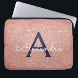 Monogram för den blå Glitter-Gnistran rosa ros Gul Laptop Fodral<br><div class="desc">Rosan och Ro Guld-flottan Blue Faux Glitter och Gnistra Elegant Monogram Fodral. Fodral kan anpassas så att det omfattar ditt första och första namn.</div>