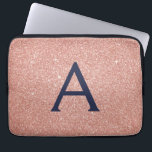 Monogram för den blå Glitter-Gnistran rosa ros Gul Laptop Fodral<br><div class="desc">Rosan och Ro Guld-flottan Blue Faux Glitter och Gnistra Elegant Monogram Fodral. Fodral kan anpassas så att det omfattar ditt första och första namn.</div>