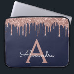 Monogram för den blå Glitter-Gnistran rosa ros Gul Laptop Fodral<br><div class="desc">Rosa ros,  Guld och marinblå faux-fyndplats Modern och Elegant Girly Glitter och Gnistra Elegant Monogram Fodral. Fodral kan anpassas så att det omfattar ditt första och första namn.</div>