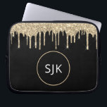 Monogram för Faux Guld-Glitter-Gnistran Laptop Fodral<br><div class="desc">Guld och Black Faux Dripping Glitter och Gnistra Elegant Monogrammed Initialer Fodral. Fodral kan anpassas så att det omfattar ditt första och första namn.</div>