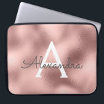 Monogram för Gnistra av metalliska oljor i rosa ro Laptop Fodral<br><div class="desc">Rosa ros Faux Metallic Foil and Gnistra Elegant Monogram Fodral. Fodral kan anpassas så att det omfattar ditt första och första namn.</div>
