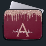 Monogram för Gnistran Burgundy Rosa ros Guld Glitt Laptop Fodral<br><div class="desc">Burgundy and Rosa - Ro Guld Faux Dripping Modern och Elegant Girly Glitter och Gnistra Elegant Monogram Fodral. Fodral kan anpassas så att det omfattar ditt första och första namn.</div>