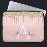 Monogram för Gnistran Guld Glitter vid  Rosan Laptop Fodral<br><div class="desc">Rosa och Guld Faux Dripping Modern och Elegant Girly Glitter och Gnistra Elegant Monogram Fodral. Fodral kan anpassas så att det omfattar ditt första och första namn.</div>