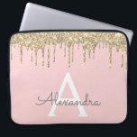 Monogram för Gnistran Guld Glitter vid  Rosan Laptop Fodral<br><div class="desc">Rosa och Guld Faux Dripping Modern och Elegant Girly Glitter och Gnistra Elegant Monogram Fodral. Fodral kan anpassas så att det omfattar ditt första och första namn.</div>