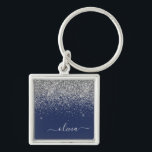 Monogram för Gnistran Silver Navy Blue Girly Glitt Fyrkantig Silverfärgad Nyckelring<br><div class="desc">Silver och Glitter,  blå Gnistra,  Namn nyckelringar i (Nyckelring). Det gör perfekten söt 16-årsjubileum,  bröllop,  möhippa,  årsdag,  babydusch eller bachelorette-fest för någon som glam lyxen och chic stilar i kärlek.</div>