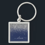 Monogram för Gnistran Silver Navy Blue Girly Glitt Fyrkantig Silverfärgad Nyckelring<br><div class="desc">Silver och Glitter,  blå Gnistra,  Namn nyckelringar i (Nyckelring). Det gör perfekten söt 16-årsjubileum,  bröllop,  möhippa,  årsdag,  babydusch eller bachelorette-fest för någon som glam lyxen och chic stilar i kärlek.</div>