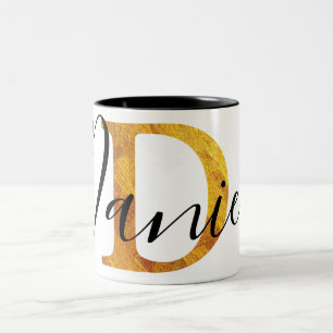 Monogram för guld "D" med personlignamn Två-Tonad Mugg