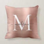 Monogram för handskript i Metall Guld Kudde<br><div class="desc">Rosa ros Guld Brushed Metall Girly-skript i Monogram Dekorativ kudde</div>