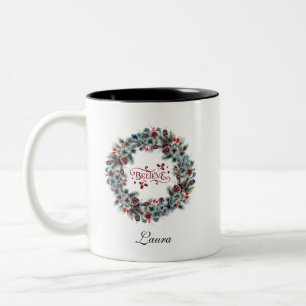 Monogram för julkransens BELIEVE Typografi Två-Tonad Mugg