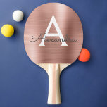 Monogram för metallisk olja från  Rosa ros Guld Pingisracket<br><div class="desc">Rosa ros Faux Metallic Foil Elegant Monogram Ping Pong Paddle. Den här engrammade Ping Paddle kan anpassas så att den omfattar ditt första och första namn och gör en underbar gigantisk födelsedag eller bröllop-bachelorette-partigåva.</div>