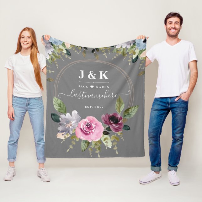 Monogram för rosa och  Anpassningsbar i Burgundy Fleecefilt (På plats)