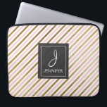 Monogram för rosa och guldfetter Rand Elegant Laptop Fodral<br><div class="desc">Rosa och Faux Guld Foil Stripe Elegant Monogram Fodral. Fodral kan anpassas så att du kan inkludera ditt initialvärde och fullt.</div>