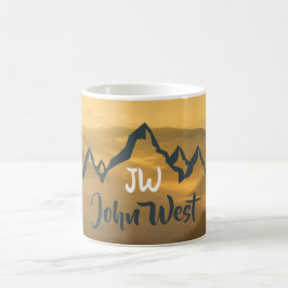 Monogram för solupphöjda bergsområden i guld kaffemugg