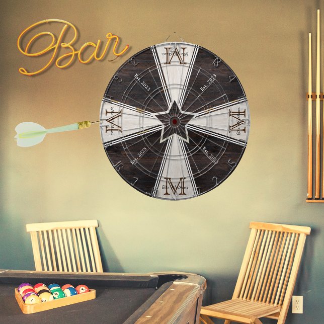 Monogram för Star Rustic Wood Tone-familjen Darttavla (Skapare uppladdad)
