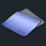 Monogram för utseende av metallisk blå, brushaltig laptop fodral<br><div class="desc">Blåttoner av elegant,  struktur-med borstad-utseende och sleeve. Anpassningsbar och valfritt monogram/namn. Den här designen finns på andra produkter. Den kommer i olika färg-toner och alla färg kan begäras via e-post.</div>