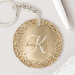 Monogram för utskrift av Guld Brushed Metall Glitt<br><div class="desc">Anpassa enkelt den här chicen av trendig-nycklar med söt guld mousserande glitter på en borstad metallbakgrund i guld.</div>