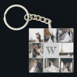 Monogram fotokollage Grått<br><div class="desc">Få den här engrammade nyckelkedjan med 8 av dina favoritfoton på den. Det har en ställe för dig att lägga till ditt första. Det här är underbarare för bröllop-foton,  baby-foton och familjefotografier.</div>