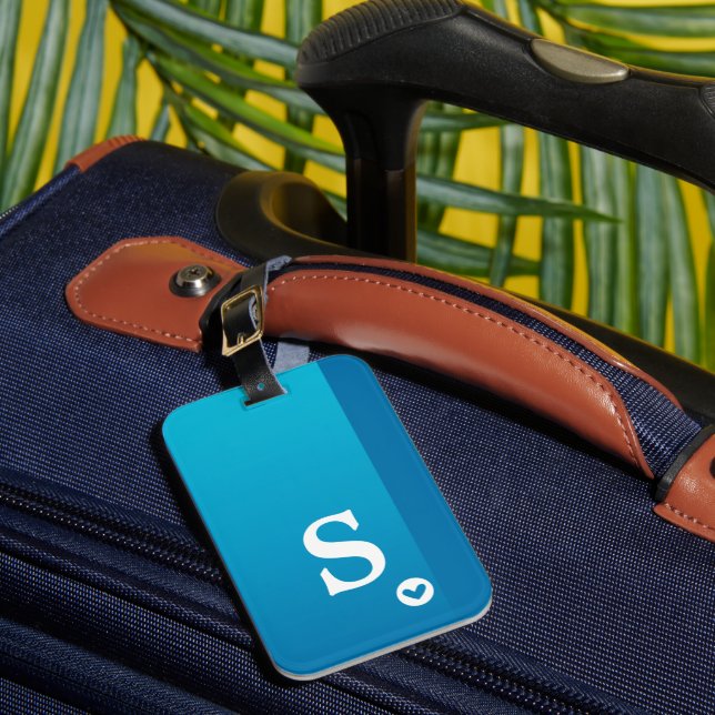 Monogram Girly Blue Heart Simple Modern Chic Bagagebricka (Framsida Insitu 1)
